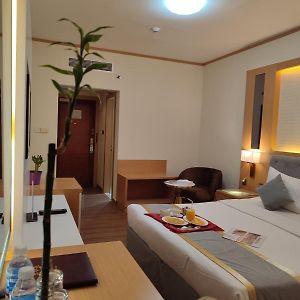 Camera standard con letto king size